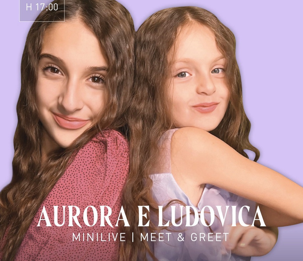 Aurora e Ludovica al Centro Commerciale Campania Marcianise.jpg