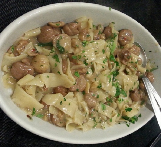 Degustazione past e llessa pasta con le castagne lesse Macerata Campania.jpg