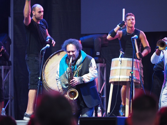 Enzo Avitabile  Bottari in concerto giugno 2019 Torre Annunziata.jpg