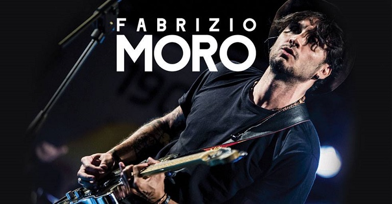 Fabrizio Moro in concerto tour 2017 Meeting del Mare Marina di Camerota.jpg