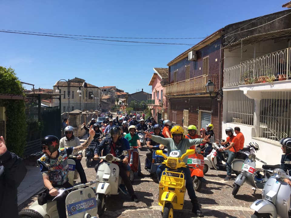 Raduno Auto e Moto d Epoca 2019 Rocchetta e Croce.jpg