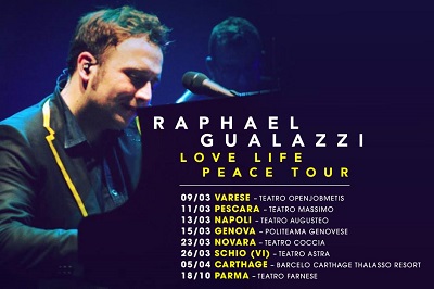 Raphael Gualazzi sara in concerto Love Life Peace tour 2017 al Teatro Augusteo di Napoli.jpg