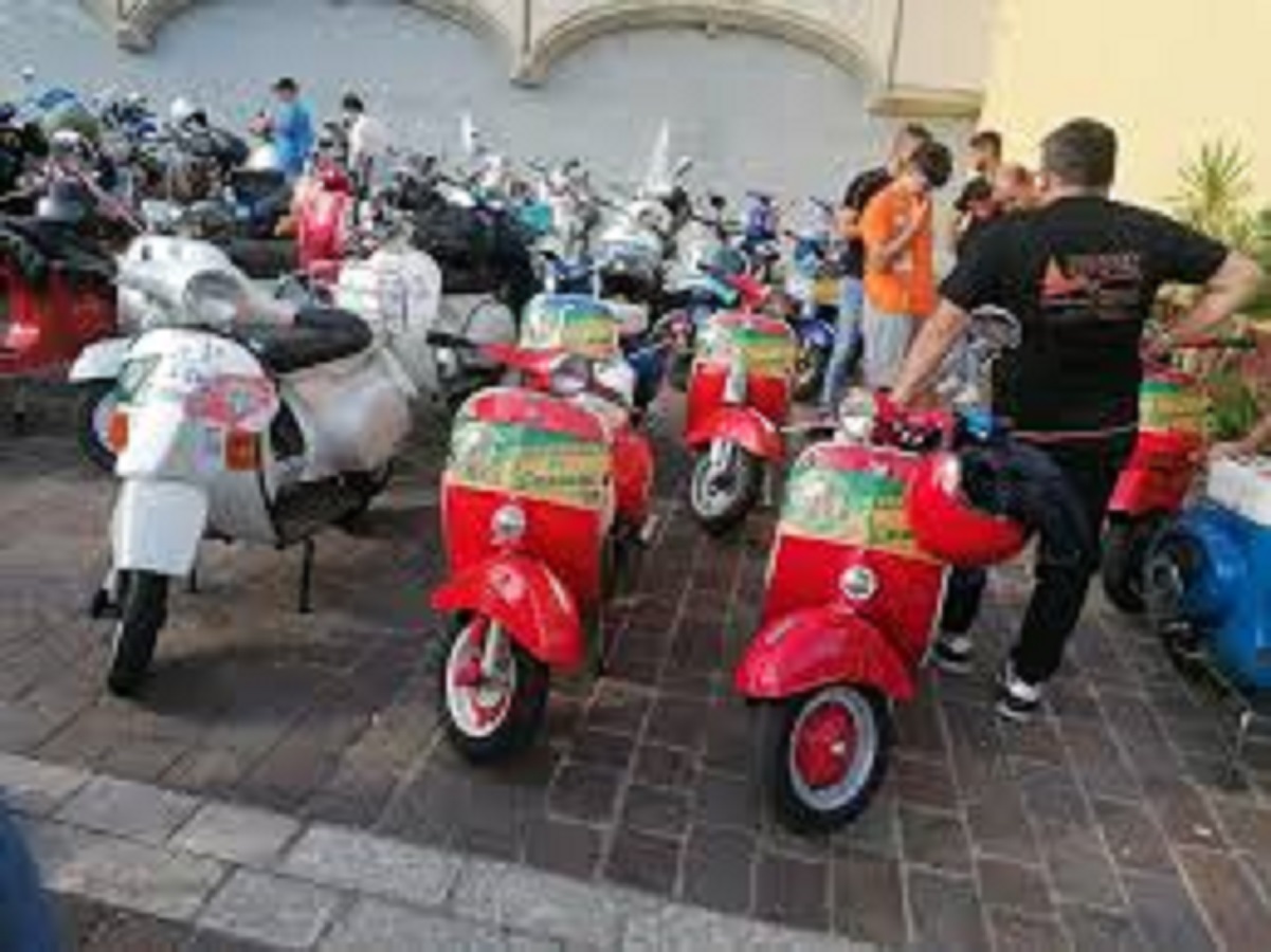 Vespa raduno Pietravairano in vespa 2025 Pietravairano.jpeg